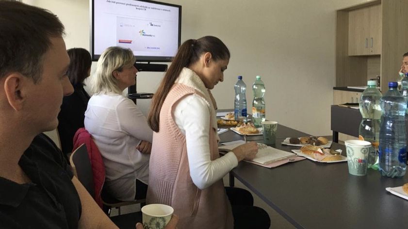 Kulatý stůl – setkání metodiků Krajského centra prevence předčasných odchodů ze vzdělávání a zástupců Informačních a poradenských středisek Úřadu práce Olomouckého kraje
